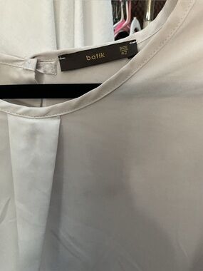batik Women's Cream Blouse - Classic Round Neck